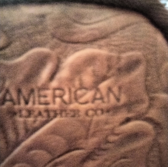 American leather Co.coin purse with attachment beautiful flowers on both sides - Picture 8 of 8